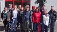 Klienten des Schönfelder Hofes besuchen die Lesescouts des St.-Willibrord-Gymnasiums in Bitburg